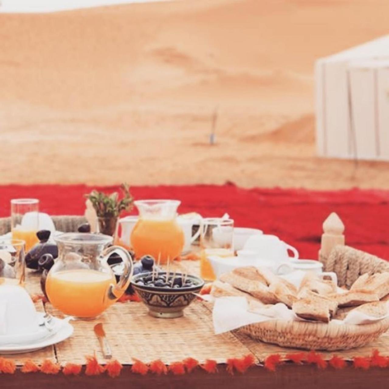 Desert Camp Camel & Sandboarding Merzouga Buitenkant foto