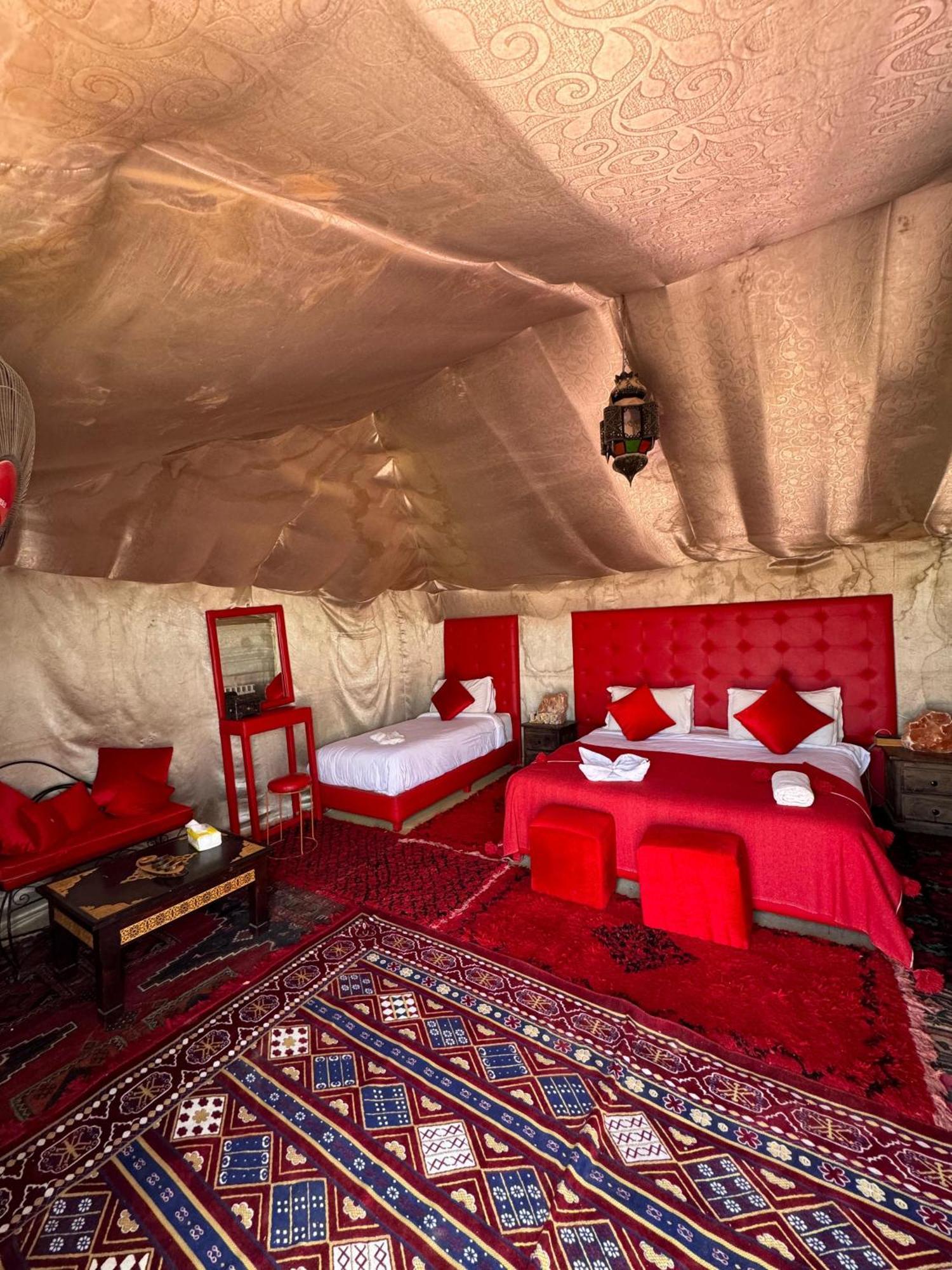 Desert Camp Camel & Sandboarding Merzouga Buitenkant foto